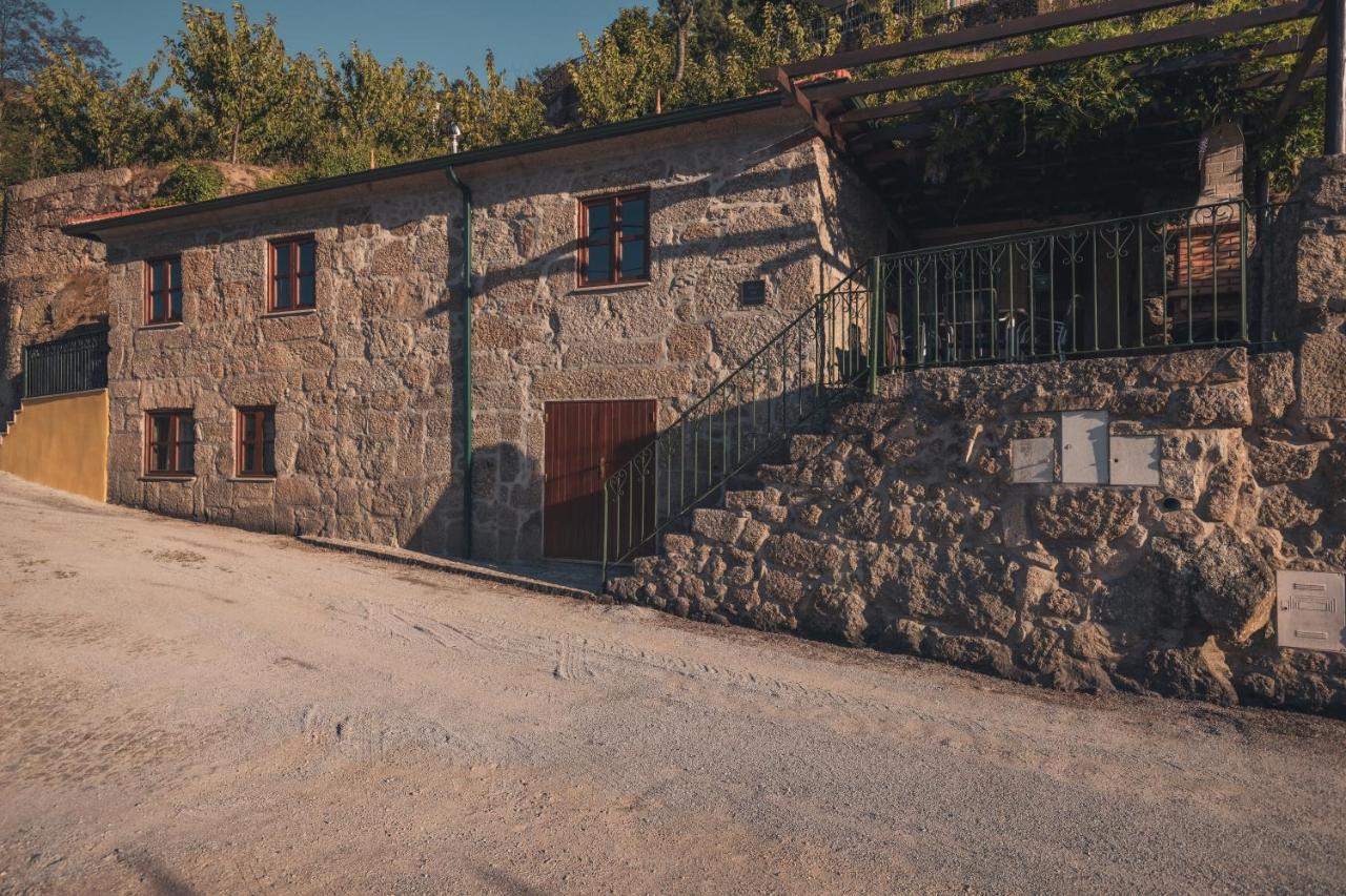 Gasthaus Quinta Do Outeiro Resende Exterior foto